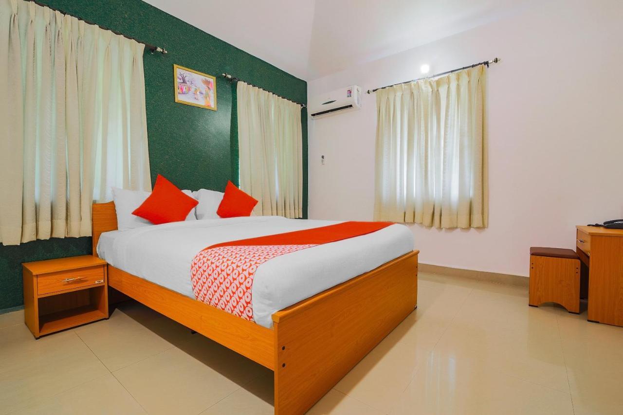 Super Hotel O The Goan Courtyard Колва Екстер'єр фото
