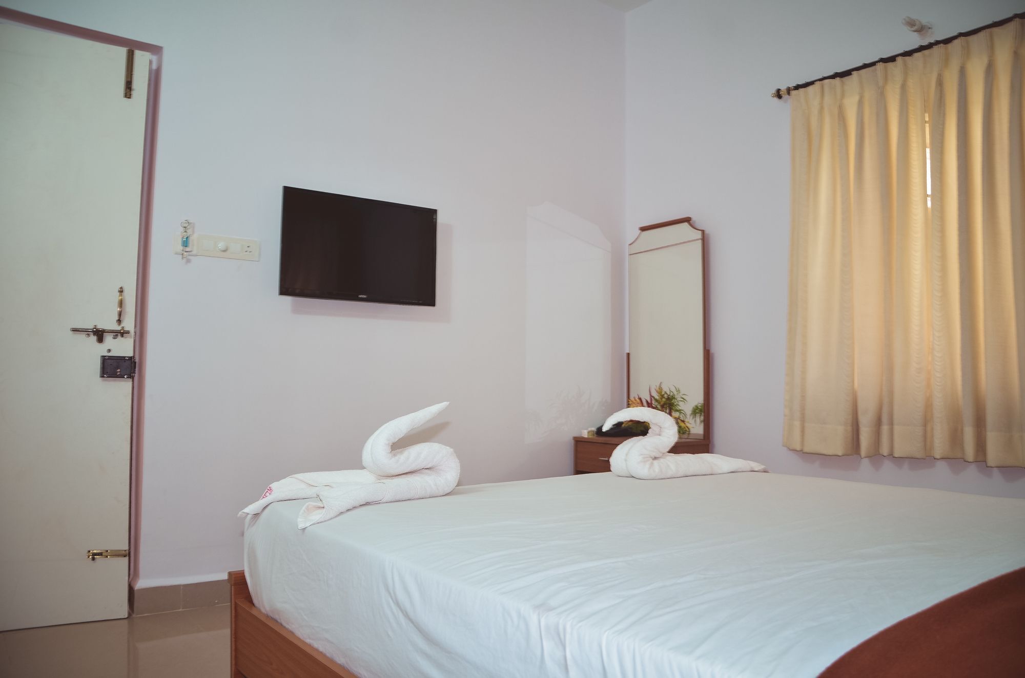 Super Hotel O The Goan Courtyard Колва Екстер'єр фото