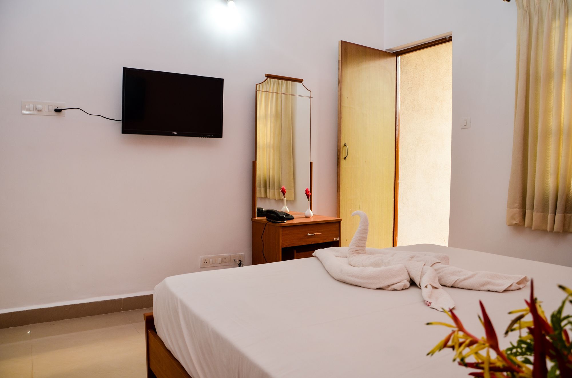 Super Hotel O The Goan Courtyard Колва Екстер'єр фото